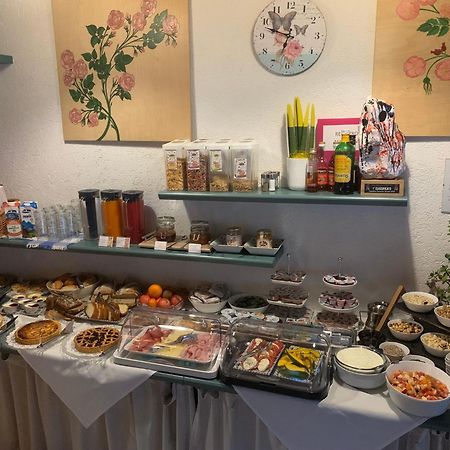 Hotel Garni Delle Rose Ceniga Zewnętrze zdjęcie