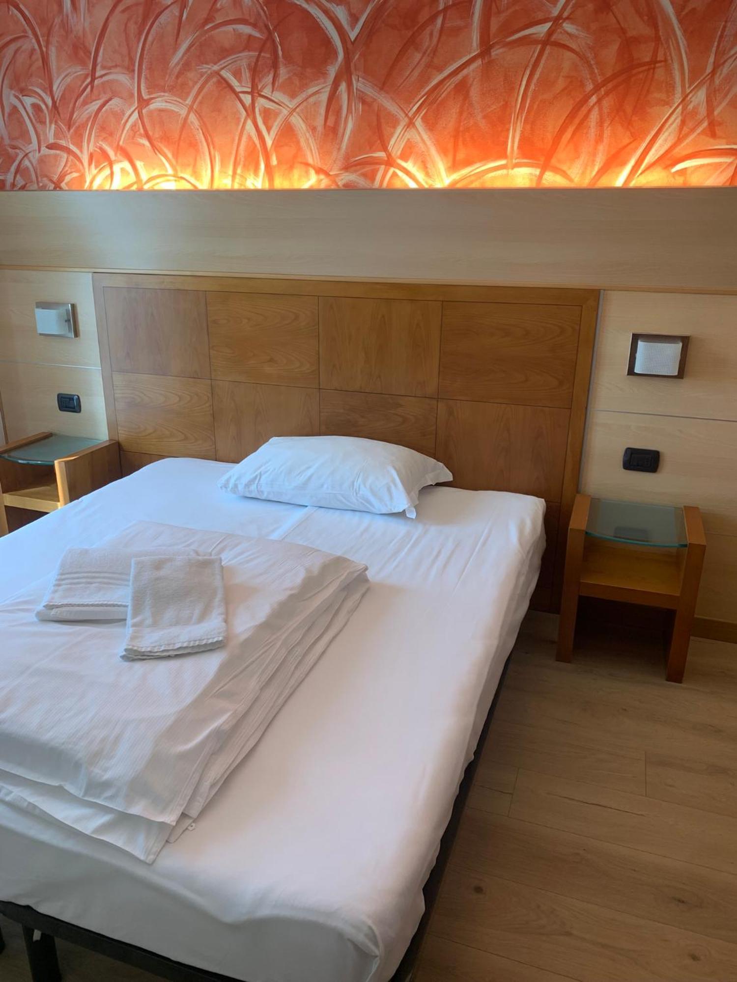 Hotel Garni Delle Rose Ceniga Zewnętrze zdjęcie