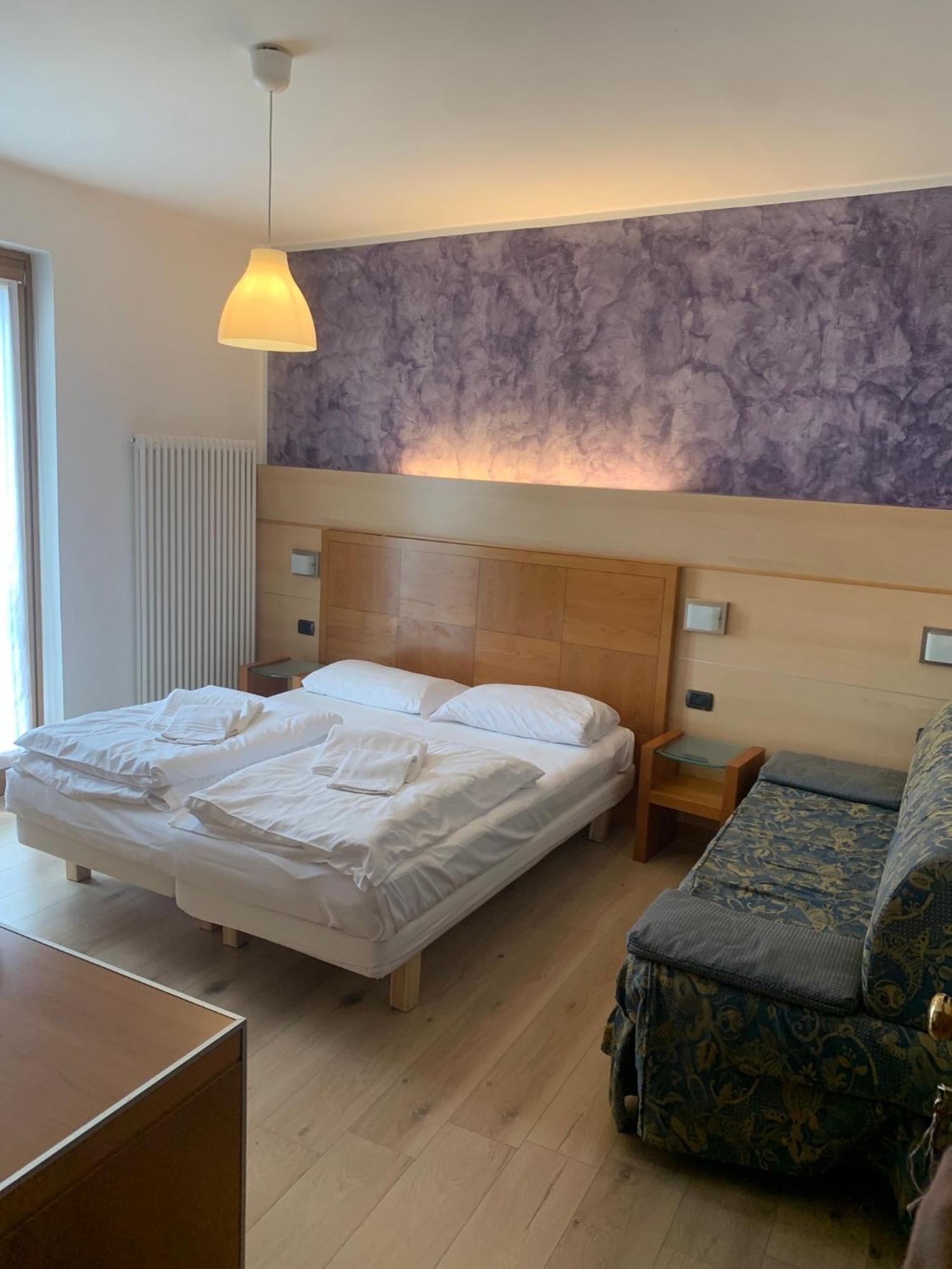 Hotel Garni Delle Rose Ceniga Zewnętrze zdjęcie