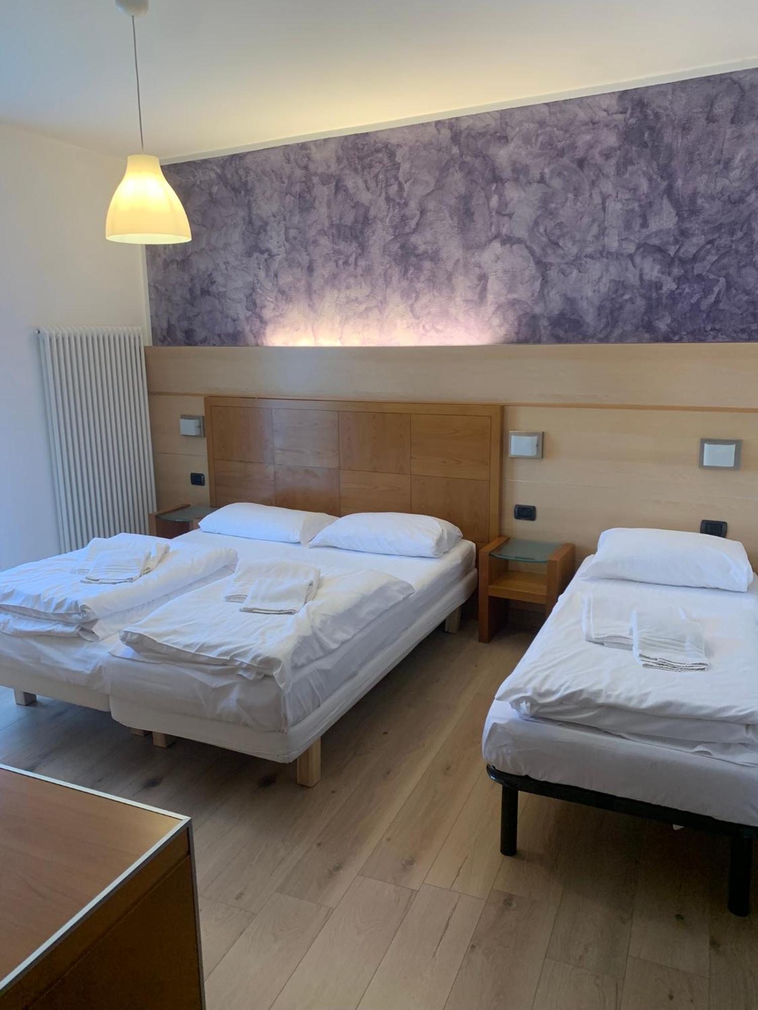Hotel Garni Delle Rose Ceniga Zewnętrze zdjęcie