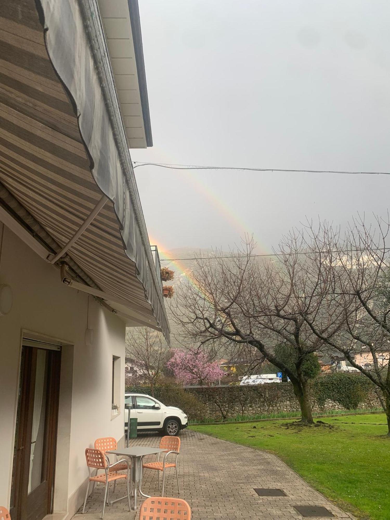 Hotel Garni Delle Rose Ceniga Zewnętrze zdjęcie