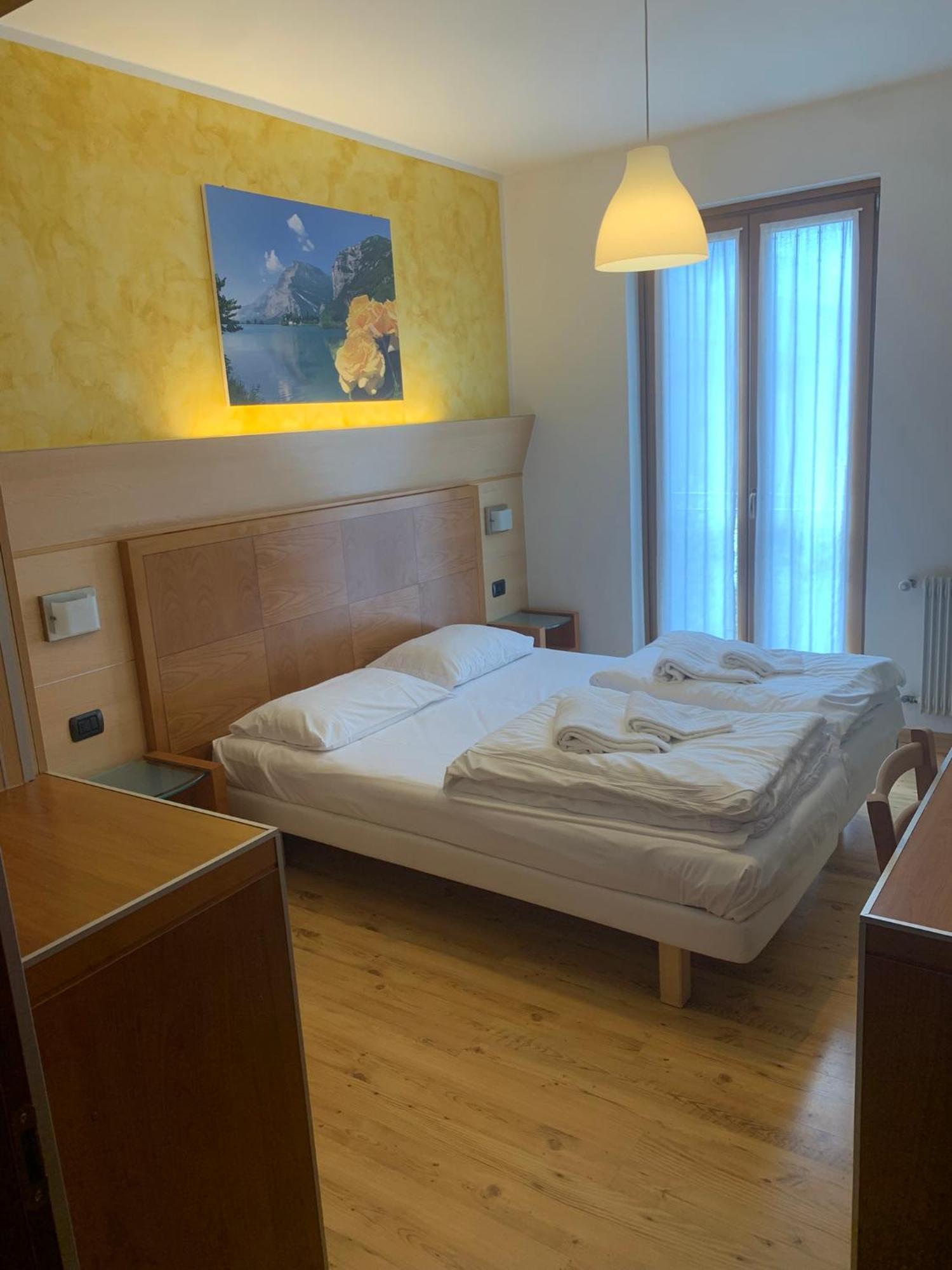 Hotel Garni Delle Rose Ceniga Zewnętrze zdjęcie