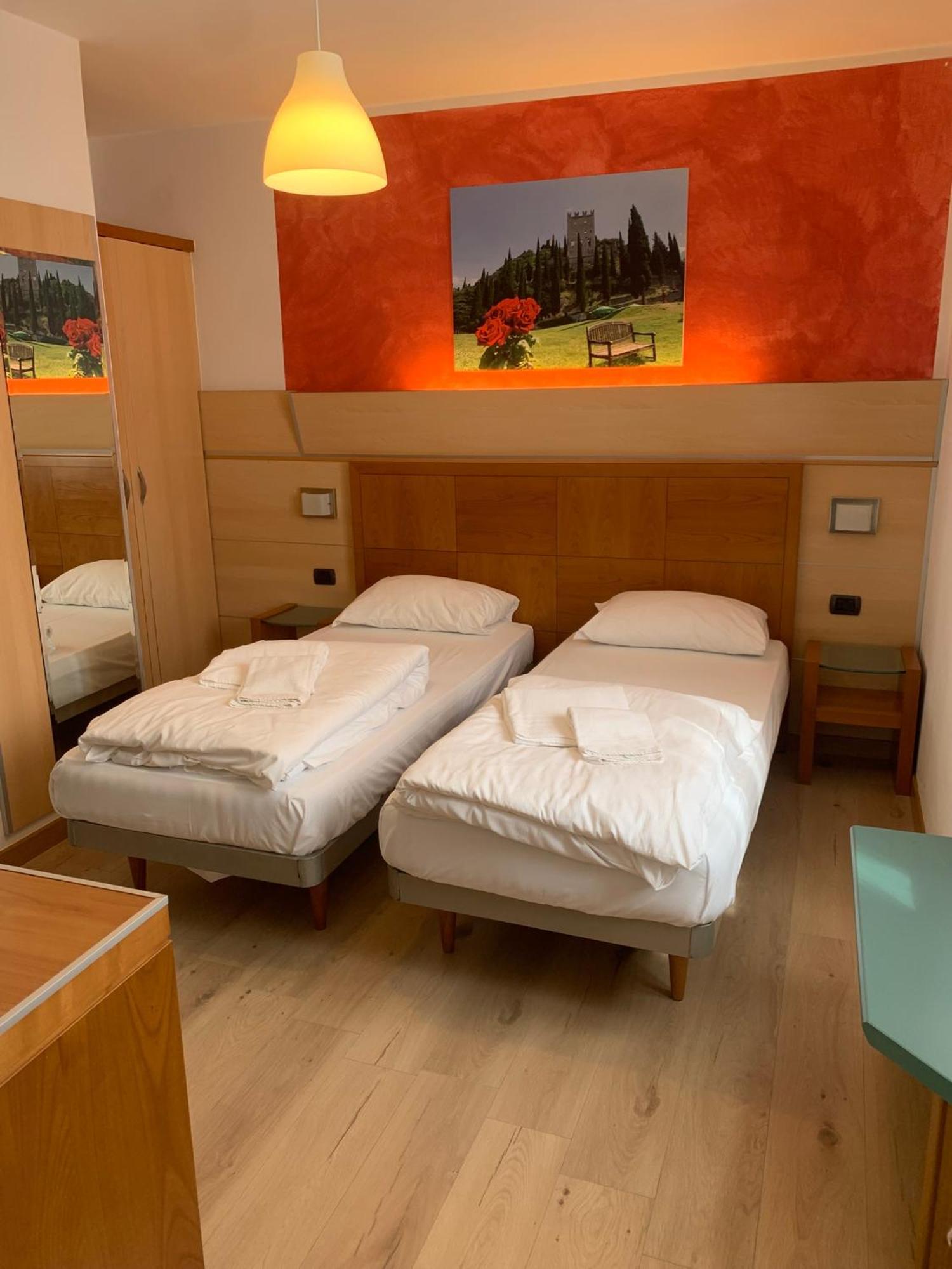 Hotel Garni Delle Rose Ceniga Zewnętrze zdjęcie