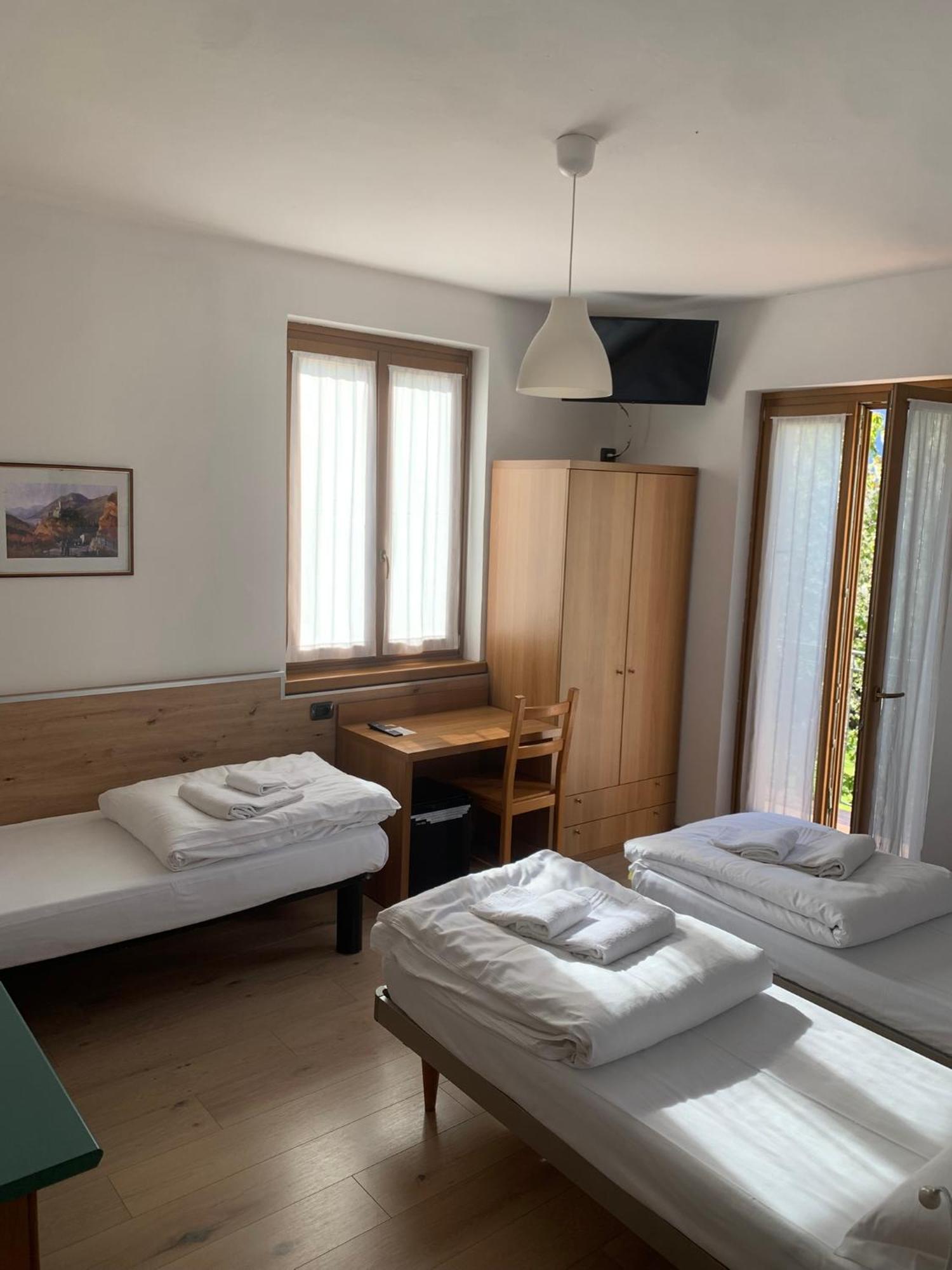 Hotel Garni Delle Rose Ceniga Zewnętrze zdjęcie